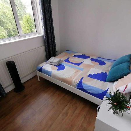 White City Apartment, Your London Stay ภายนอก รูปภาพ