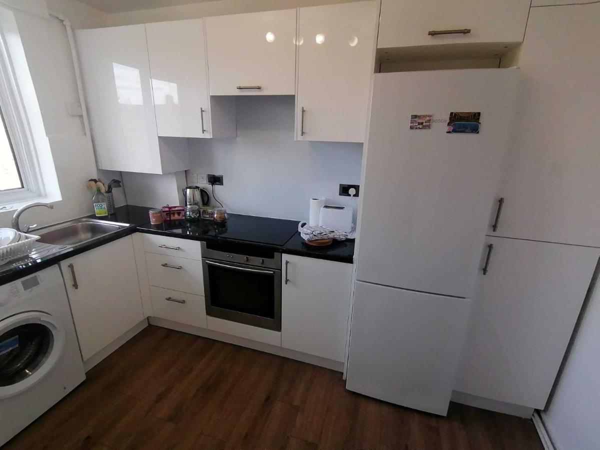 White City Apartment, Your London Stay ภายนอก รูปภาพ