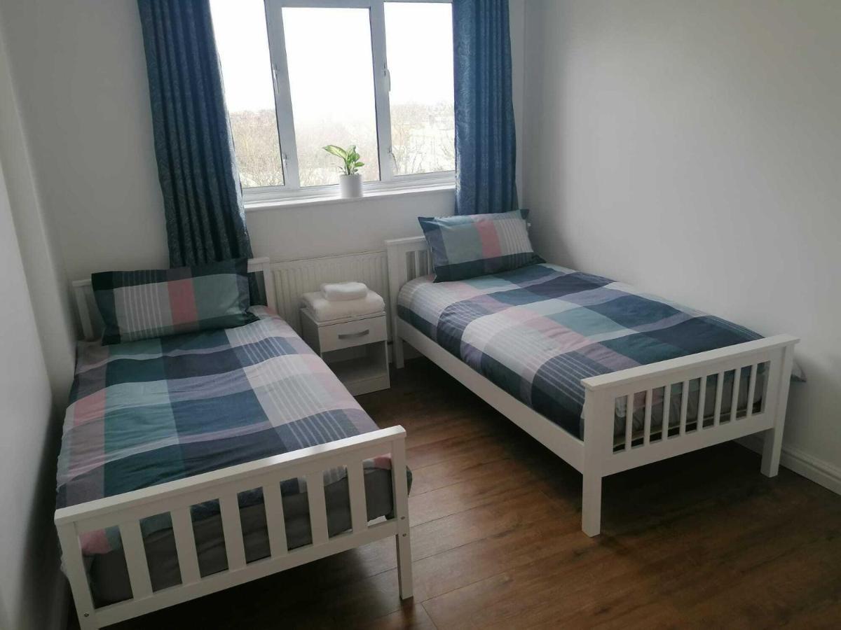 White City Apartment, Your London Stay ภายนอก รูปภาพ