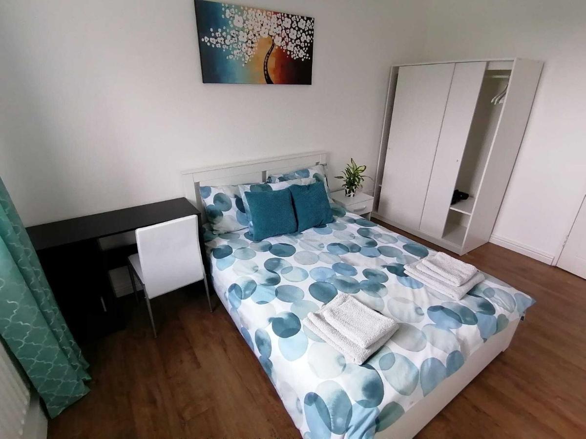 White City Apartment, Your London Stay ภายนอก รูปภาพ