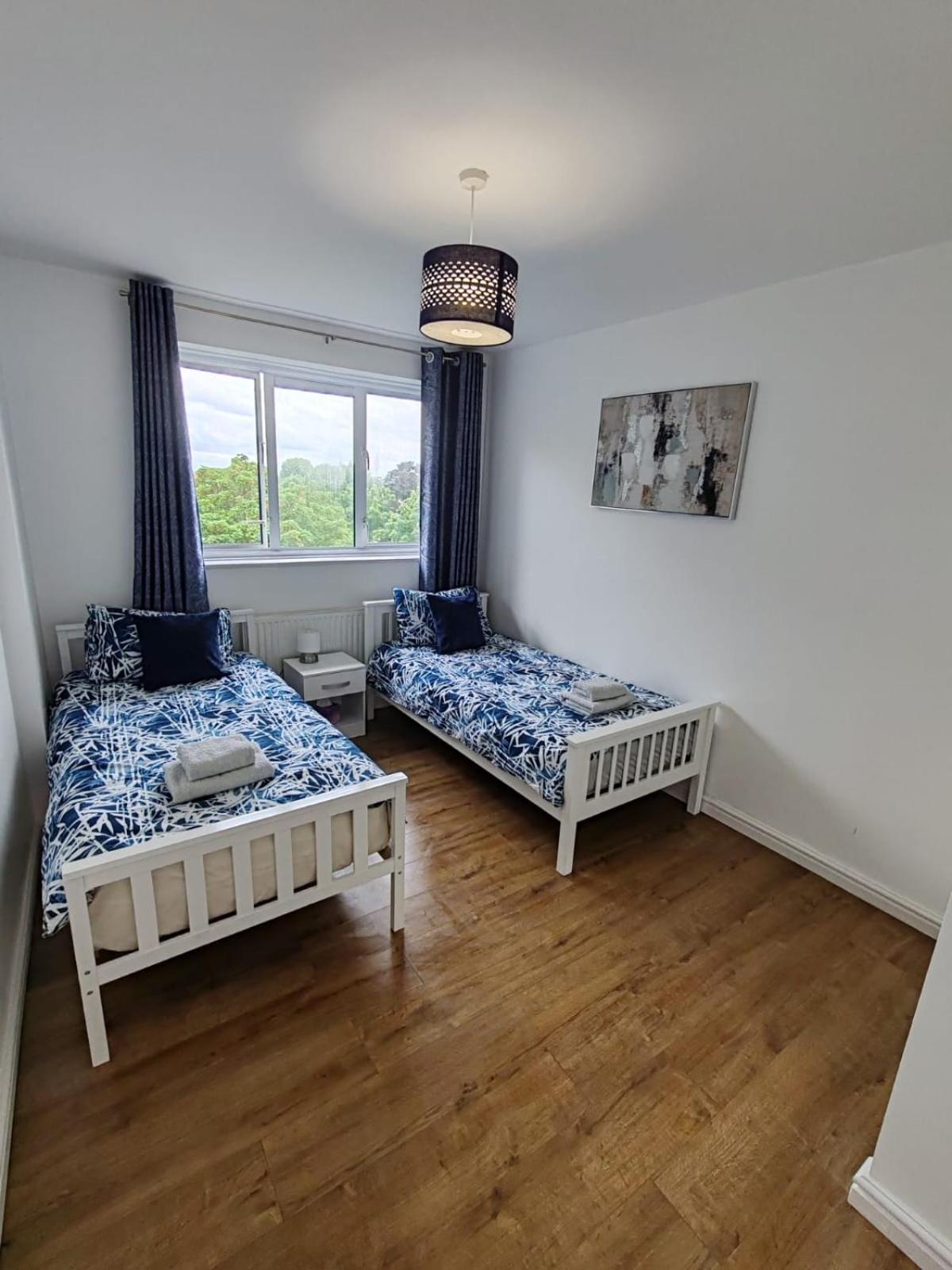 White City Apartment, Your London Stay ภายนอก รูปภาพ