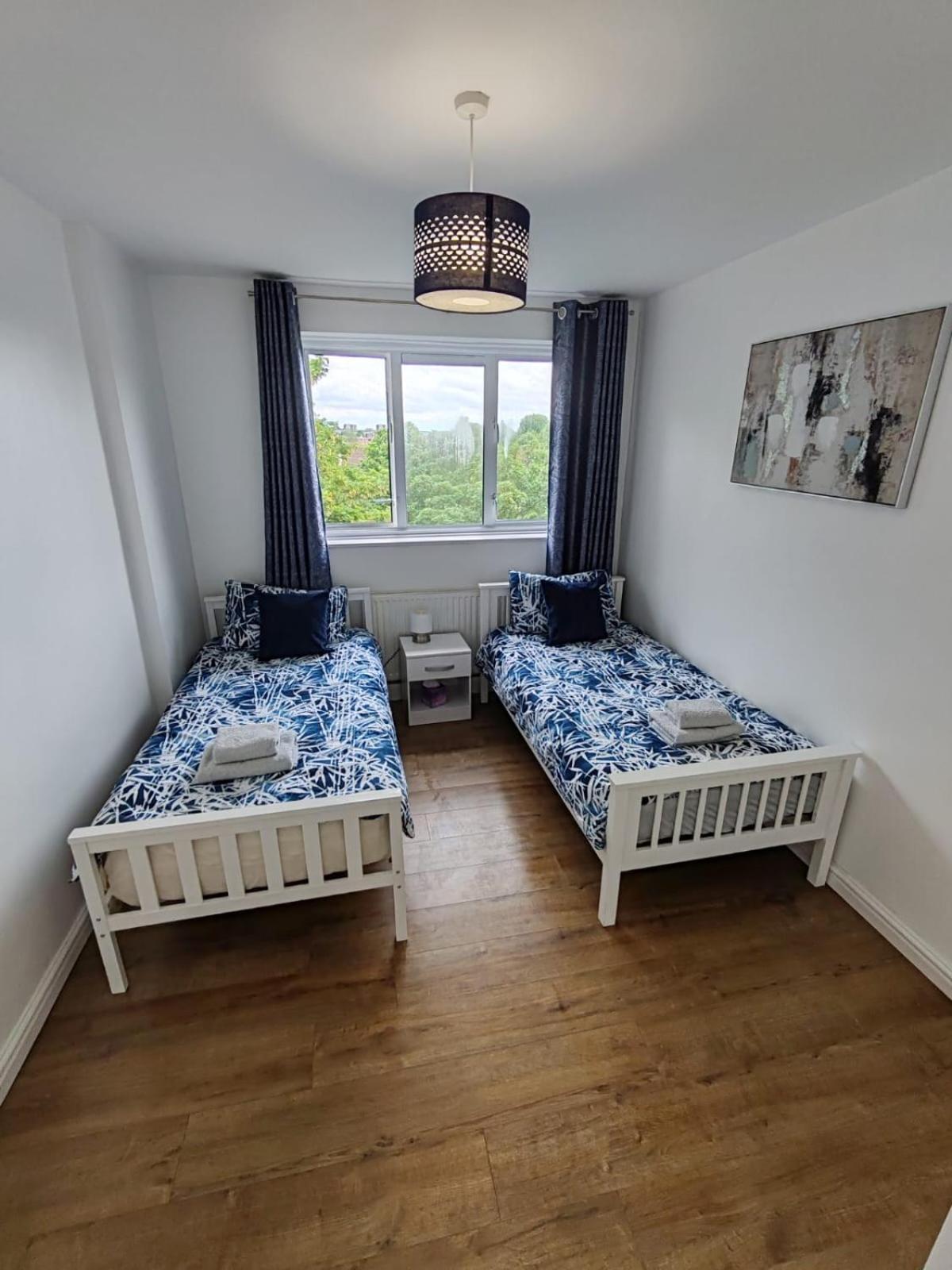 White City Apartment, Your London Stay ภายนอก รูปภาพ